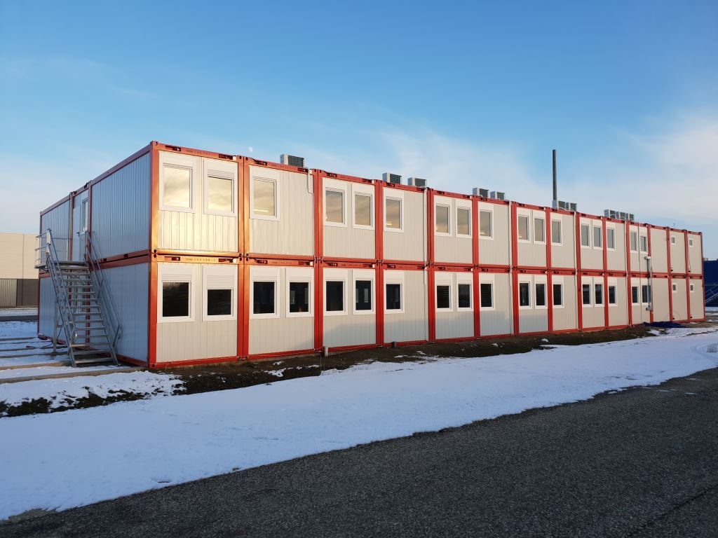 Uredska zgrada sastavljena od 66 kontejnera